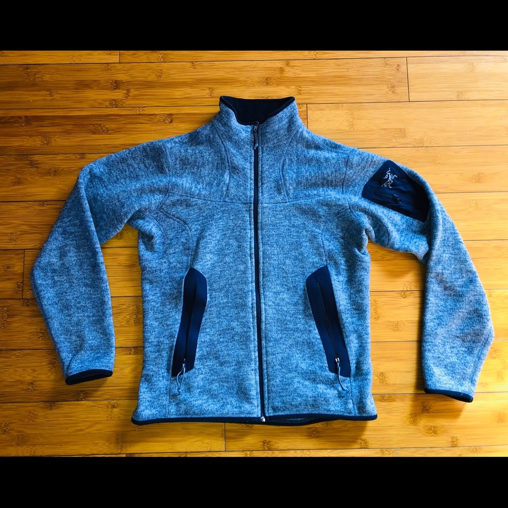 Woman’s arcteryx fleece jacket size small